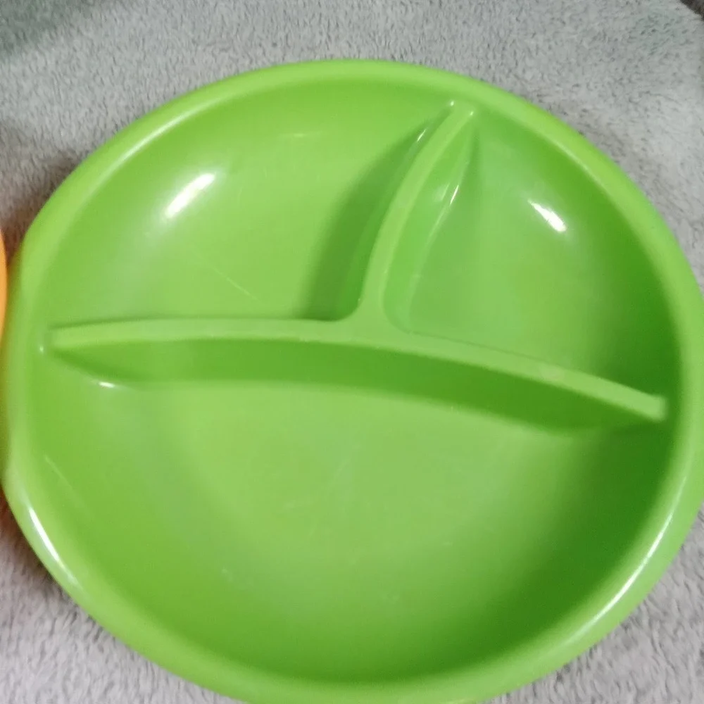 Set of 3 Kids Divided Plastic Plates Green and Orange 8 Inch‎ Microwave Safe